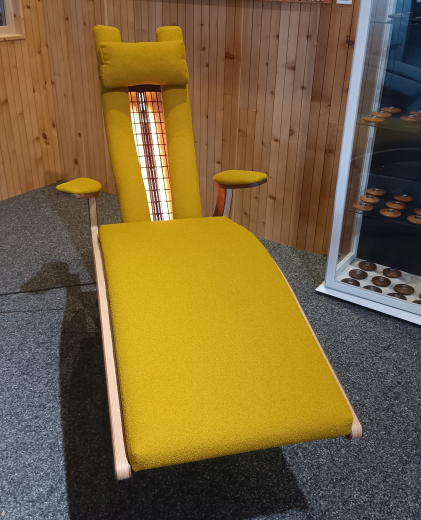 Serpenta Plus in Nussbaum "Stoff Gelb"